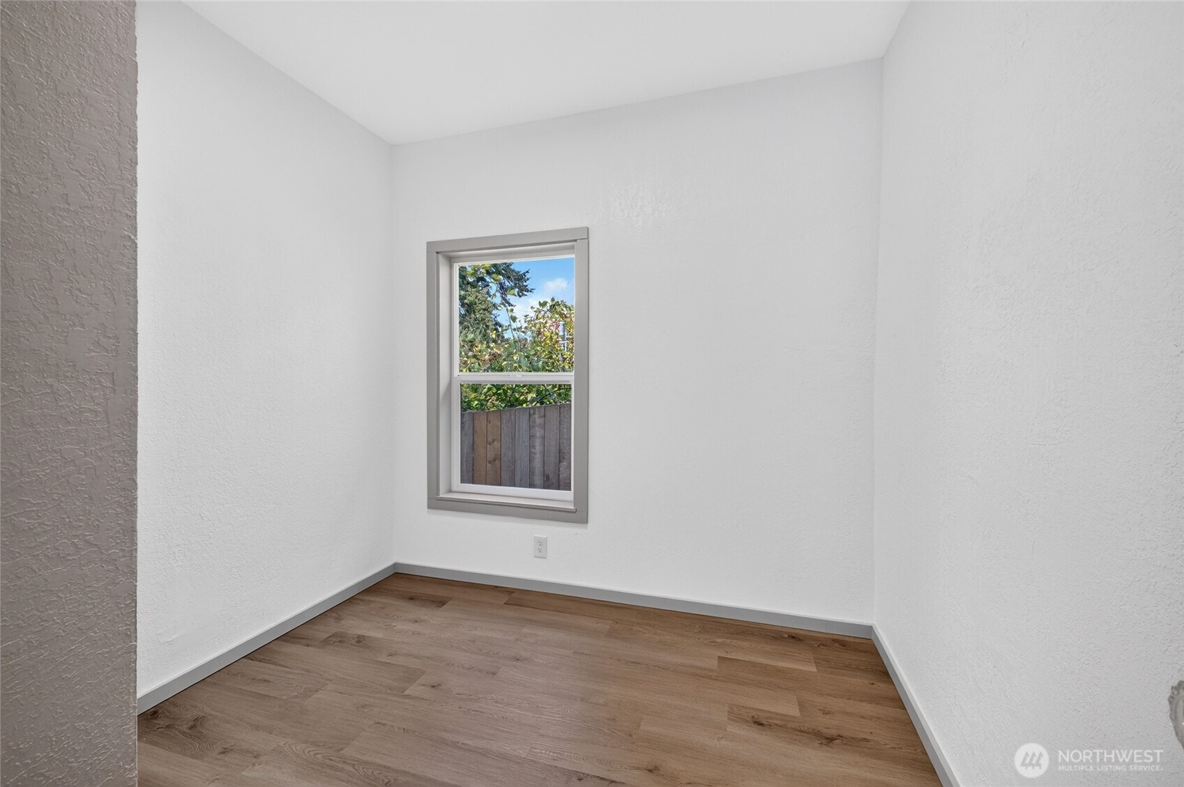 8633 S Thompson Avenue Property Photo 14