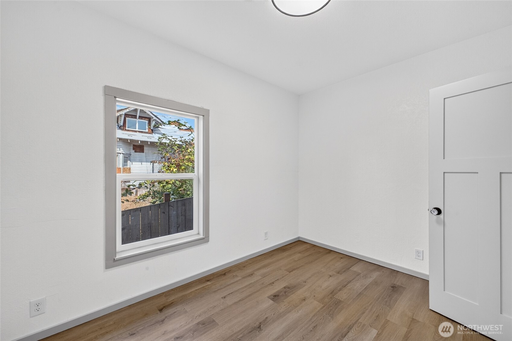 8633 S Thompson Avenue Property Photo 18