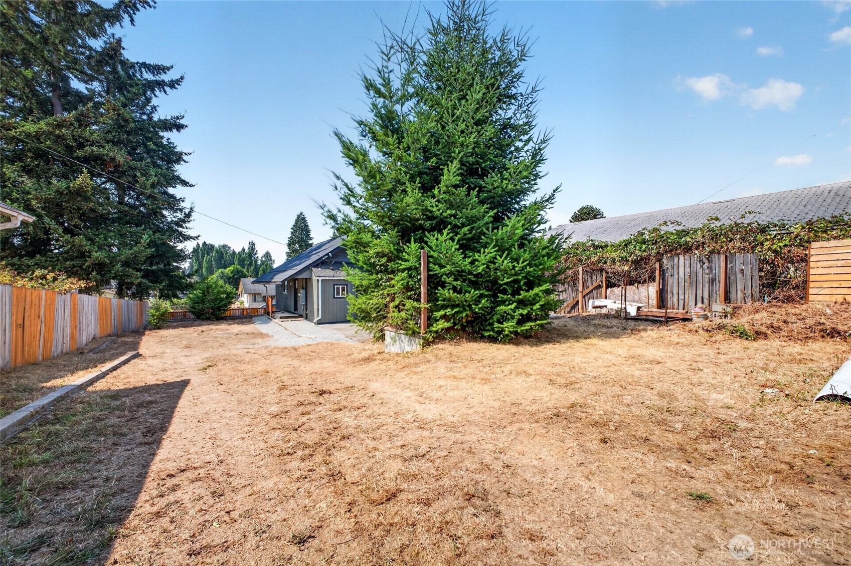 8633 S Thompson Avenue Property Photo 20