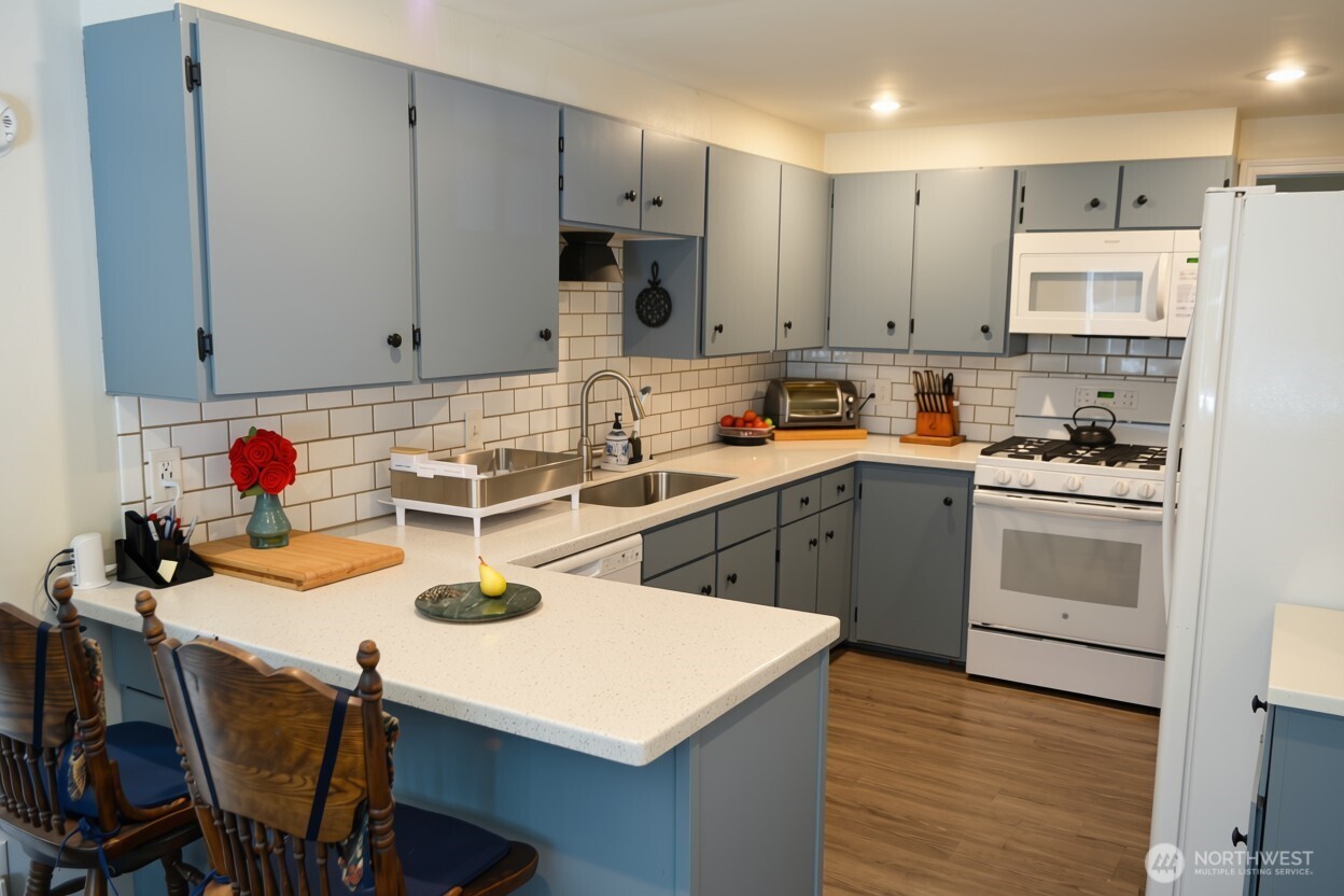 1934 Somerset Street Property Photo 5