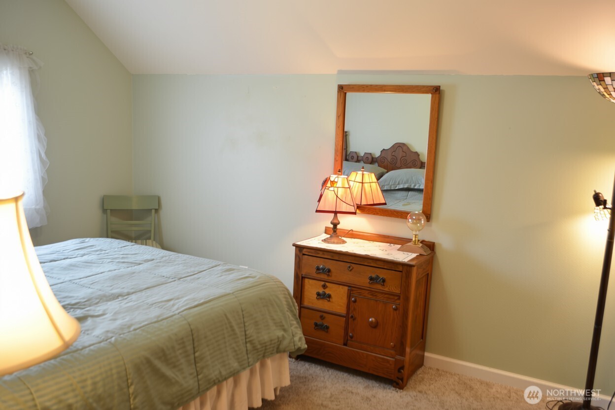 1934 Somerset Street Property Photo 7