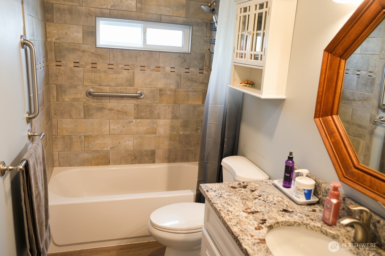 1934 Somerset Street Property Photo 8