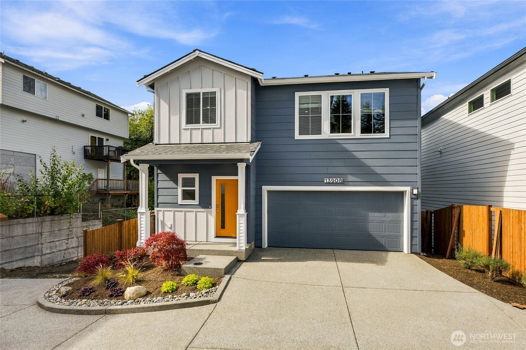 13828 11th Place Property Photo 1