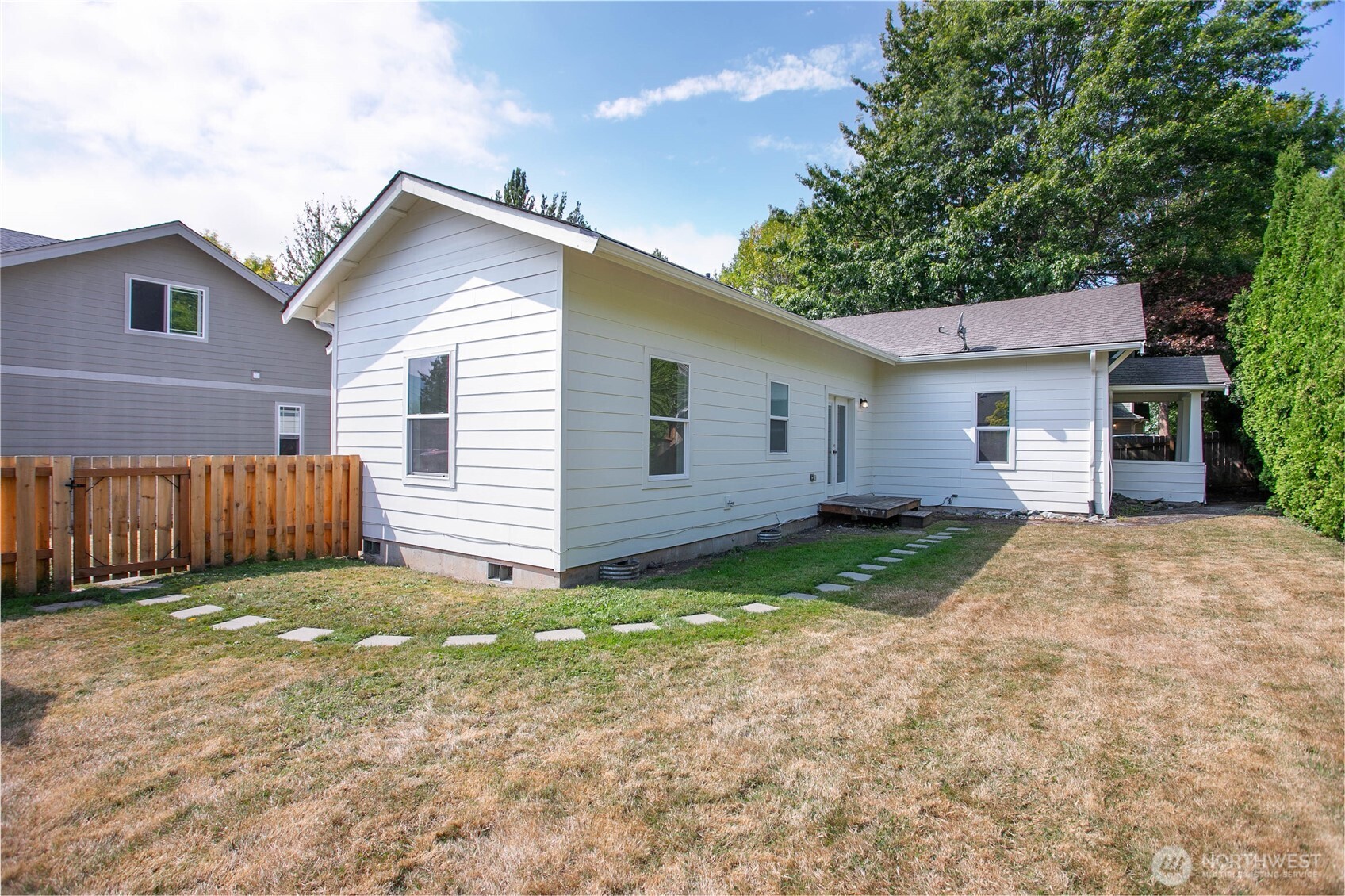 2140 Harris Avenue Property Photo 1