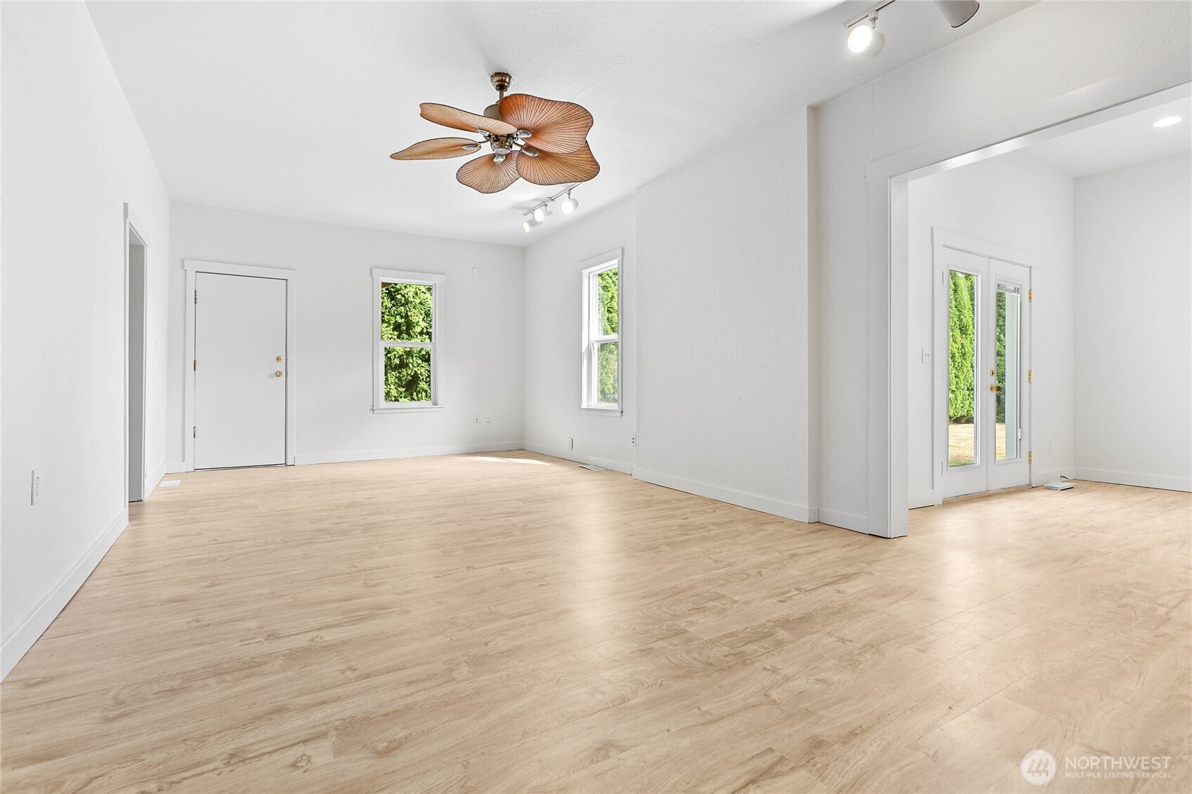 2140 Harris Avenue Property Photo 4