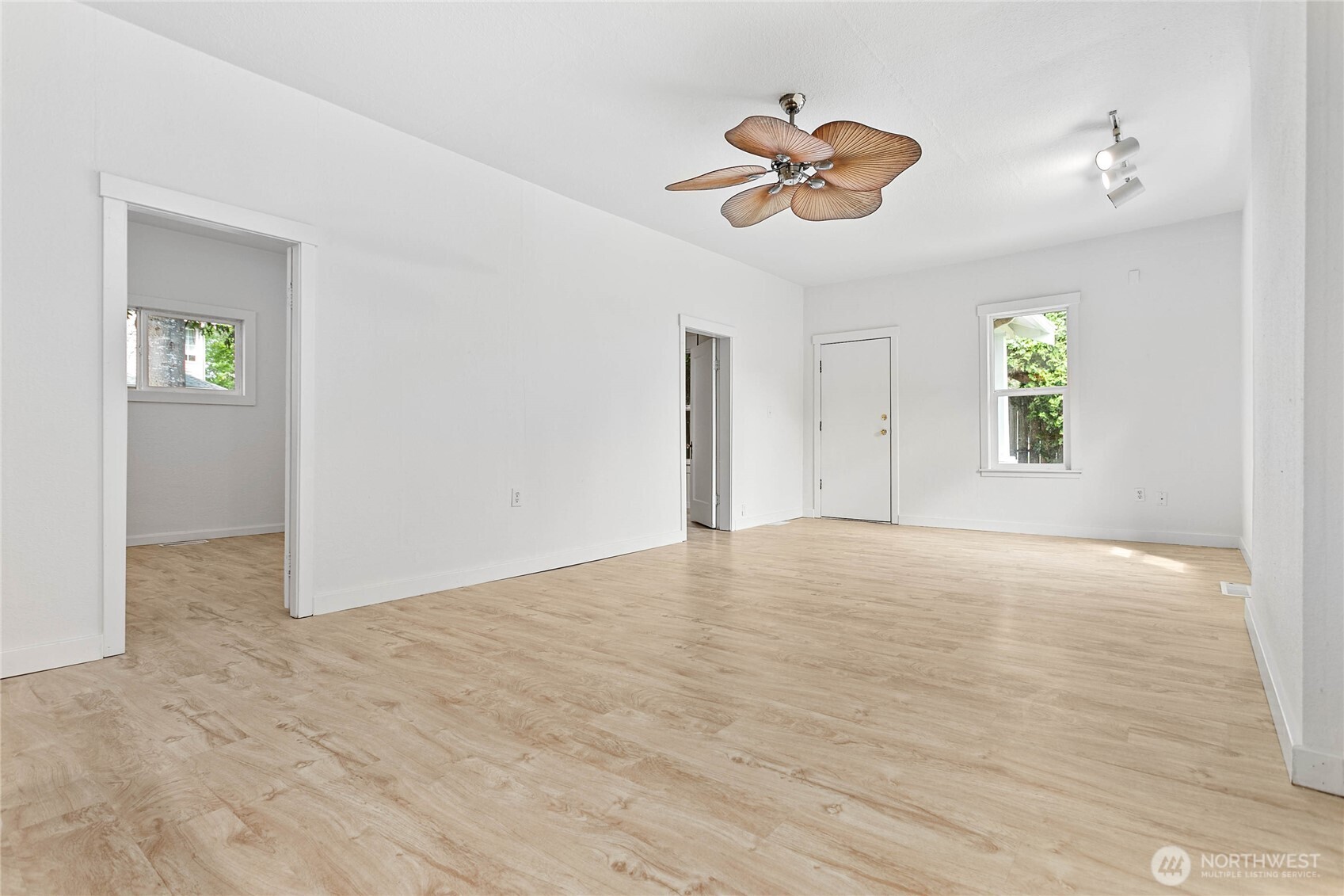 2140 Harris Avenue Property Photo 5