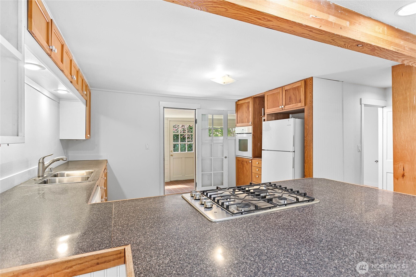 2140 Harris Avenue Property Photo 9