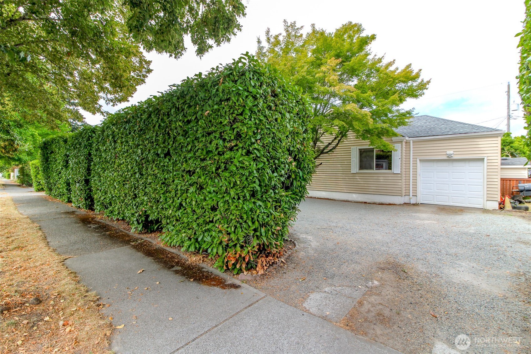 6013 35th Avenue Property Photo 5