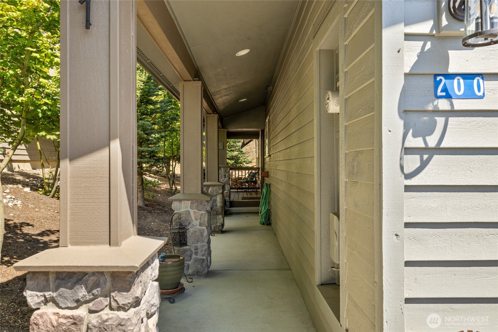 200 Clearwater Loop 1 Property Photo 4