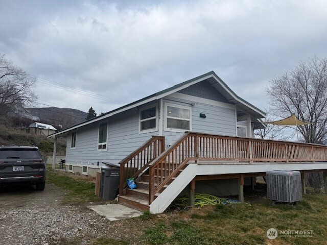 1822 Juniper Property Photo 3