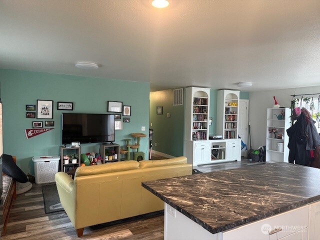 1822 Juniper Property Photo 9