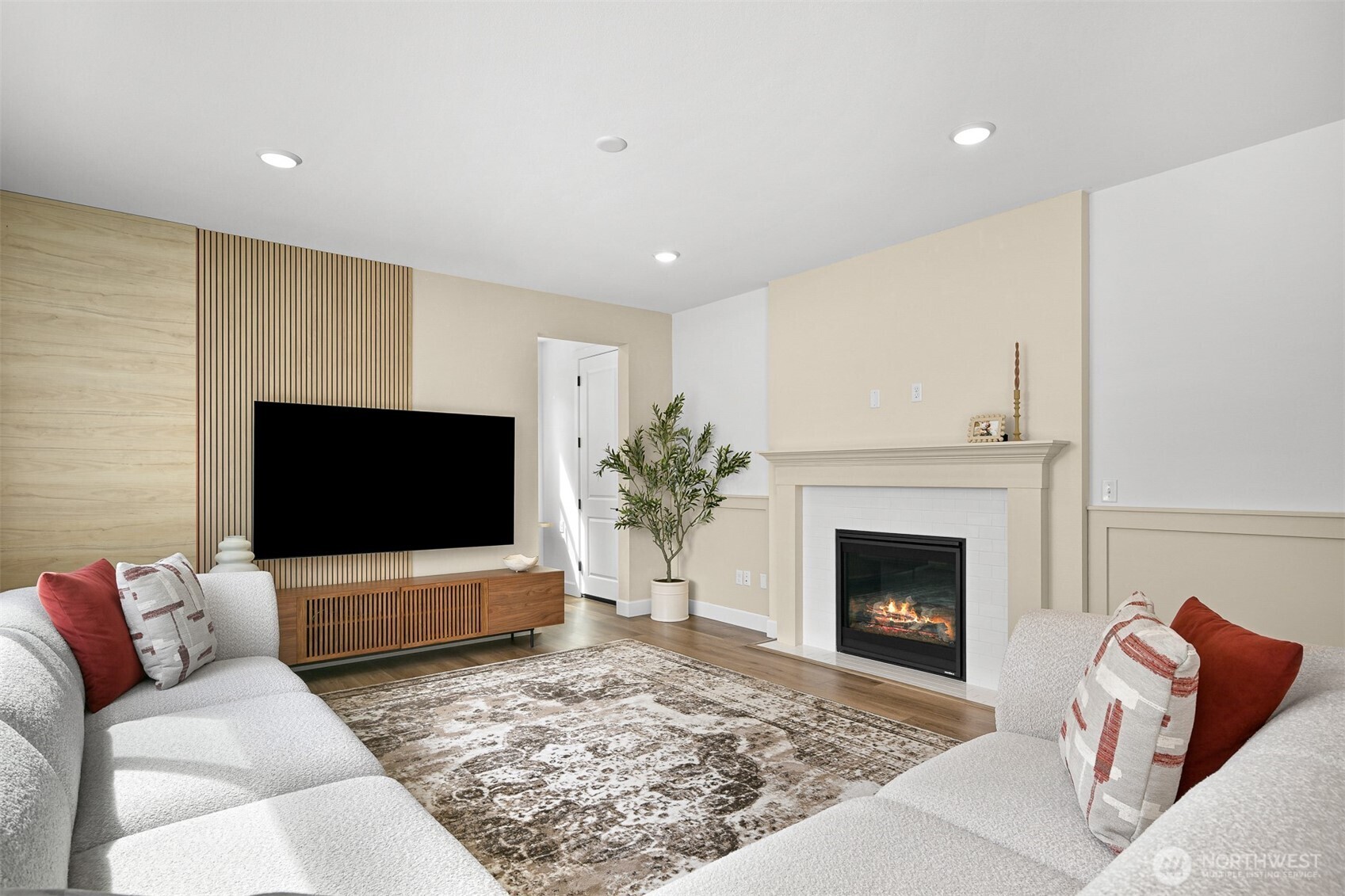 2407 Barn Door Court Property Photo 13