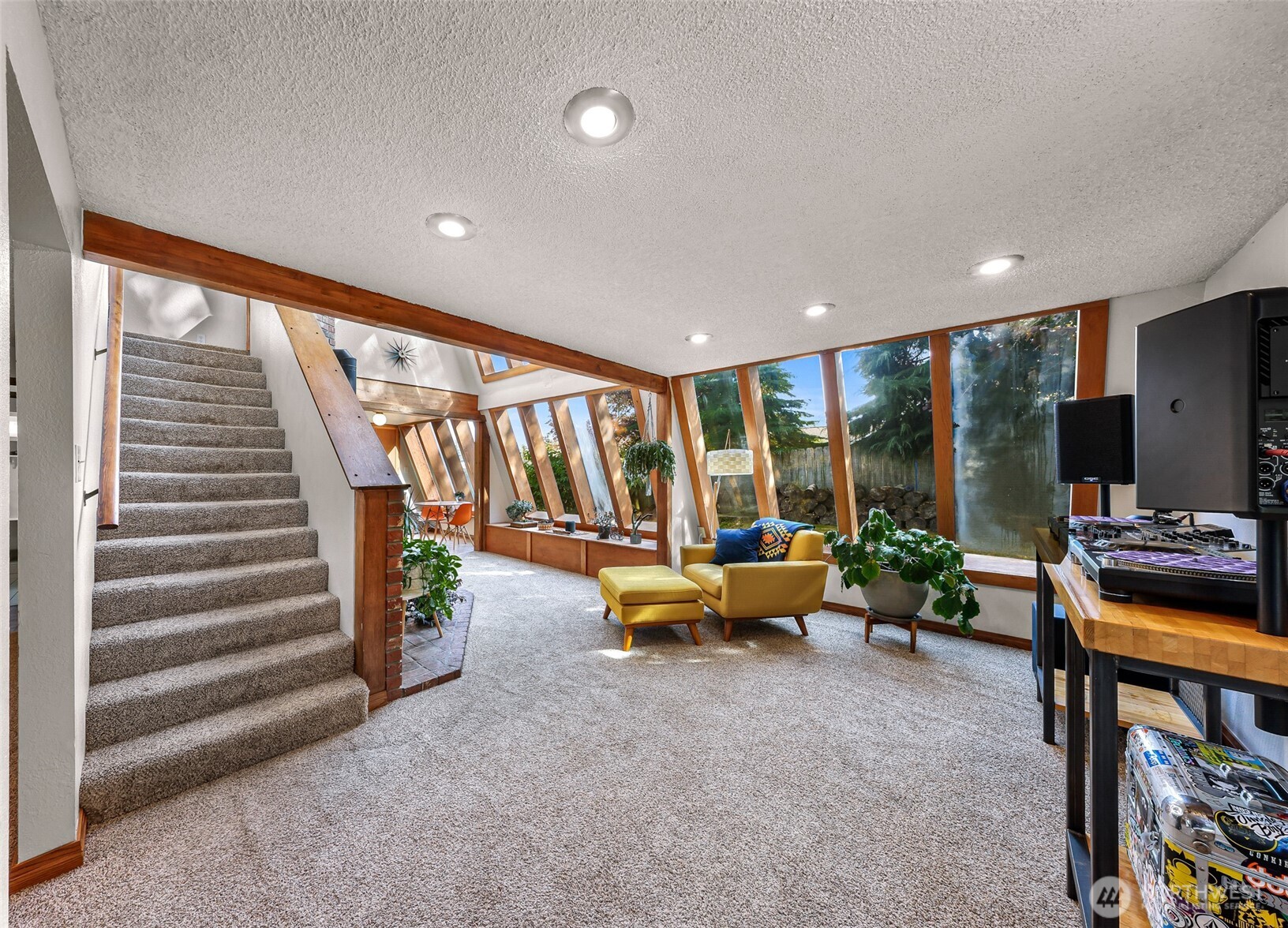 6143 Church Road Property Photo 4
