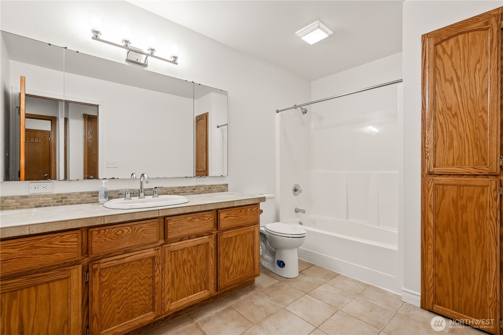 1160 N Cascade Court Property Photo 25