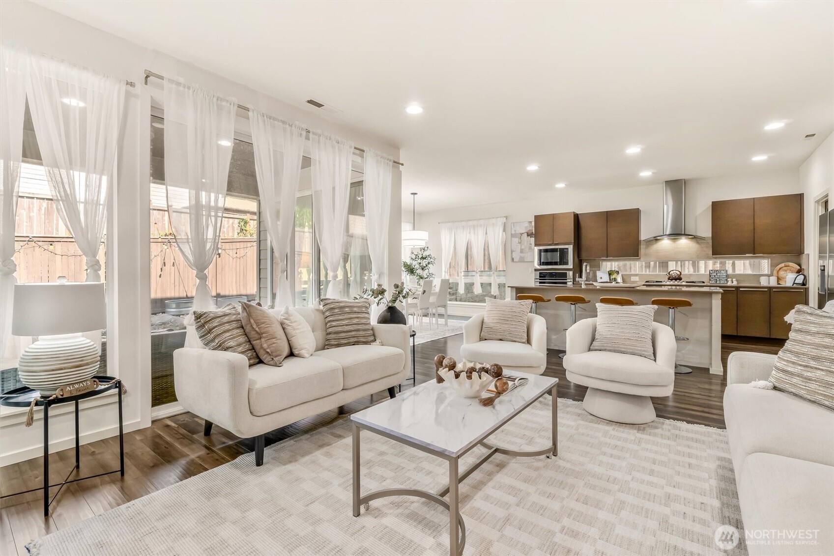 4033 168th Place Property Photo 8
