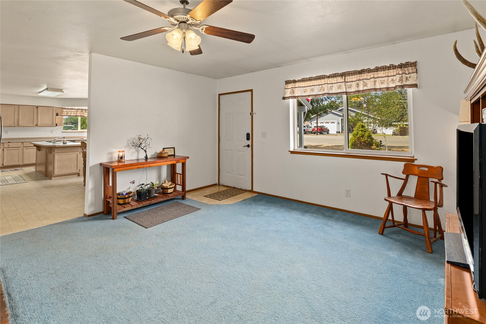 323 Madison Avenue Property Photo 9