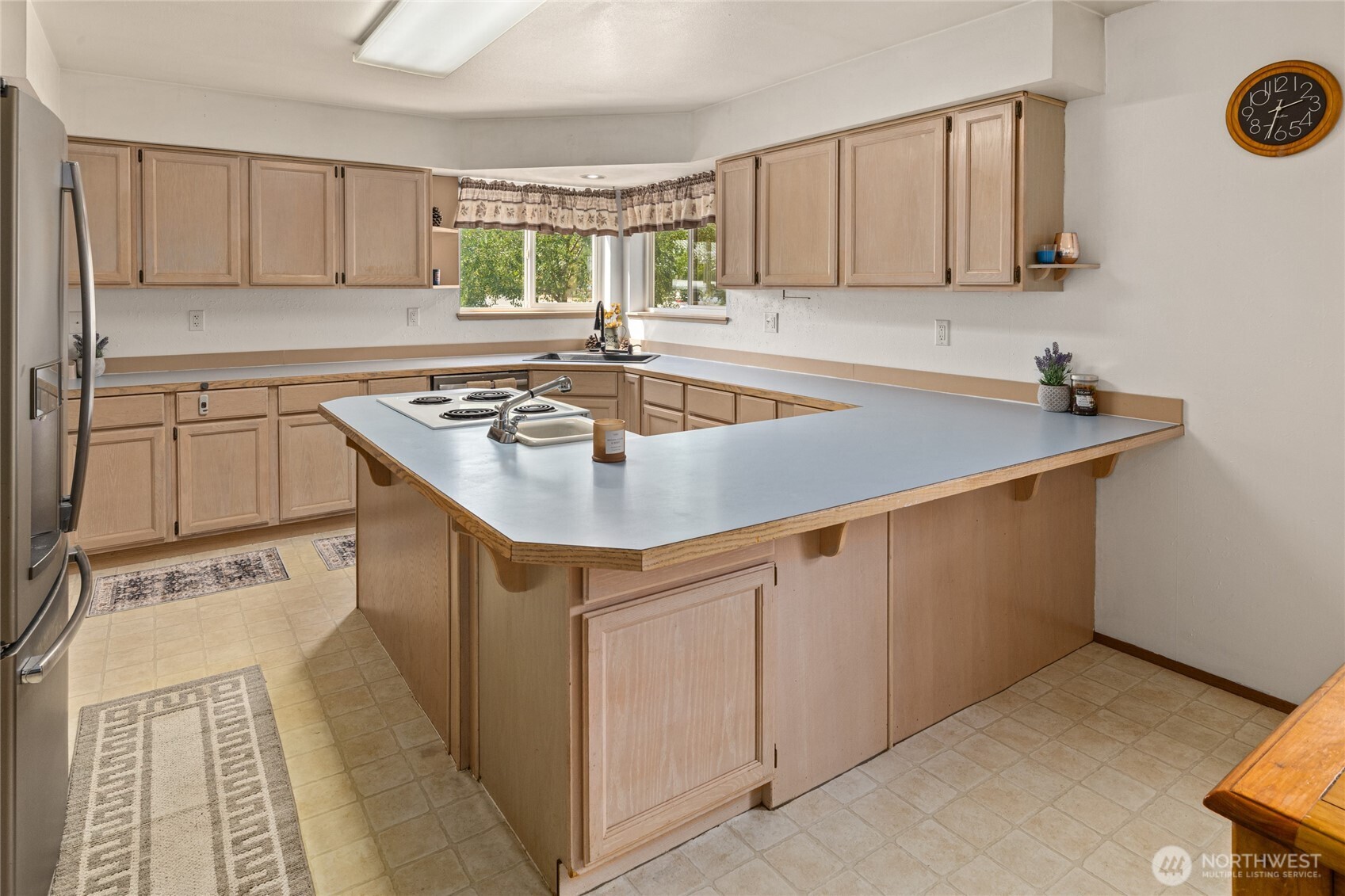 323 Madison Avenue Property Photo 11