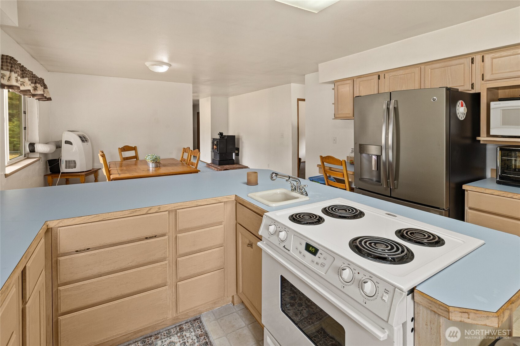 323 Madison Avenue Property Photo 13