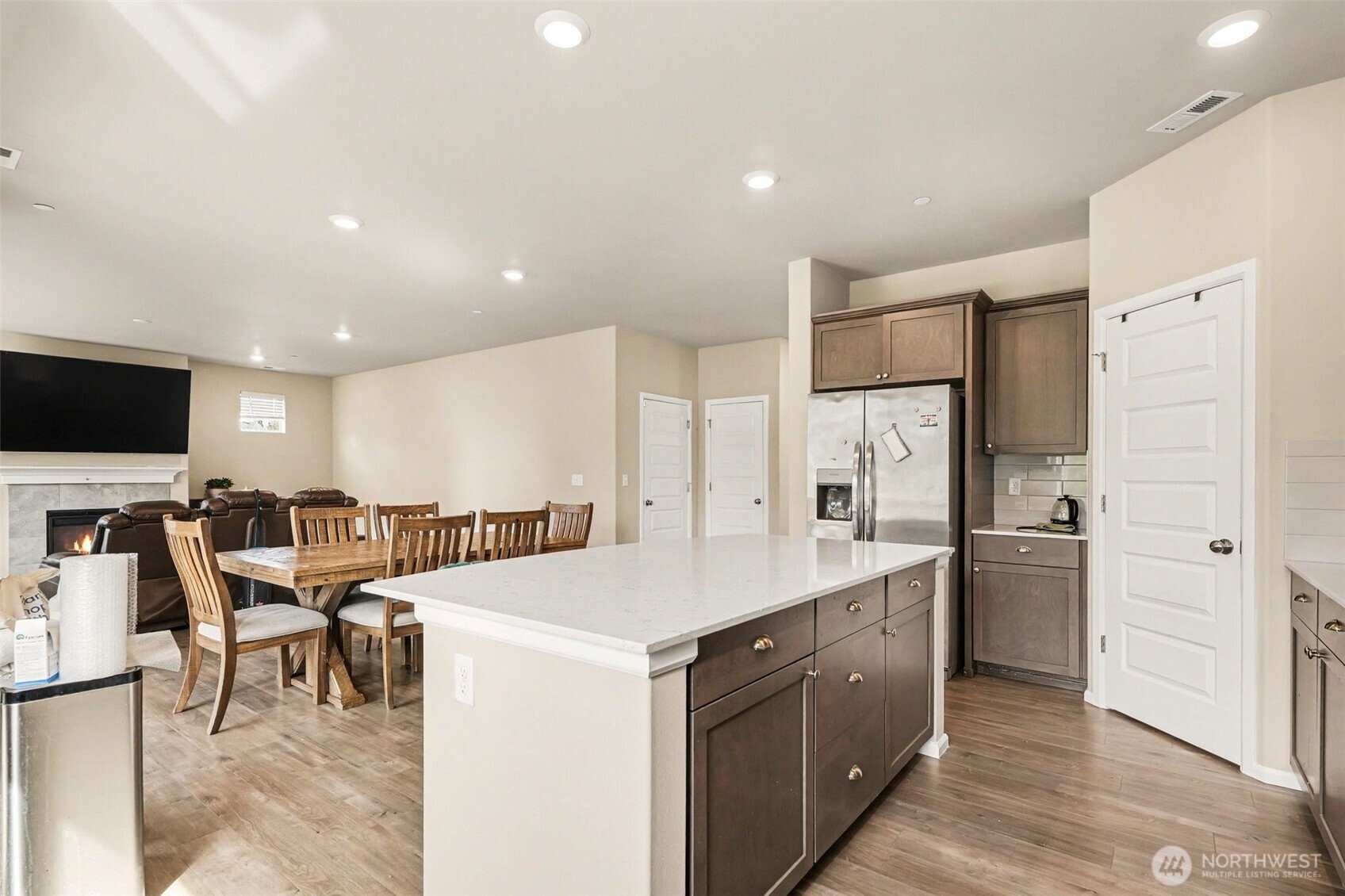 7913 39th Place Property Photo 8