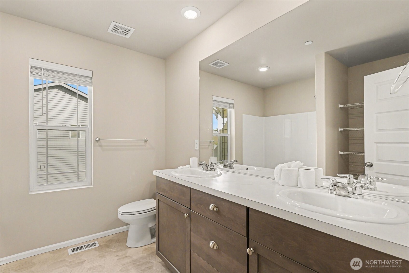 7913 39th Place Property Photo 16