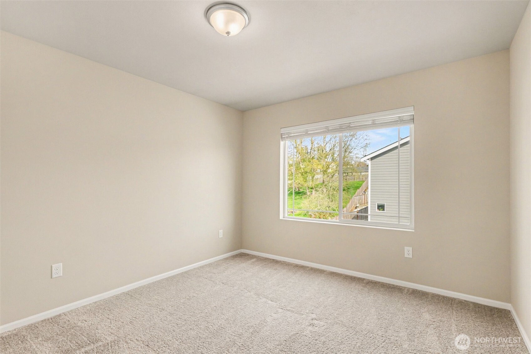 7913 39th Place Property Photo 22