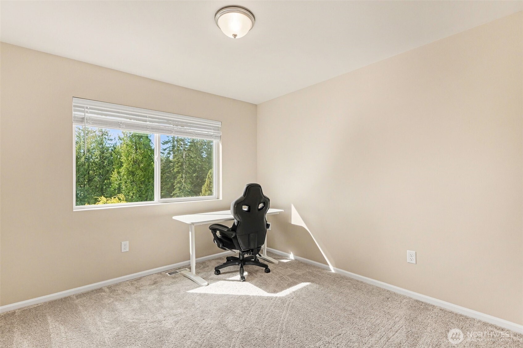 7913 39th Place Property Photo 25