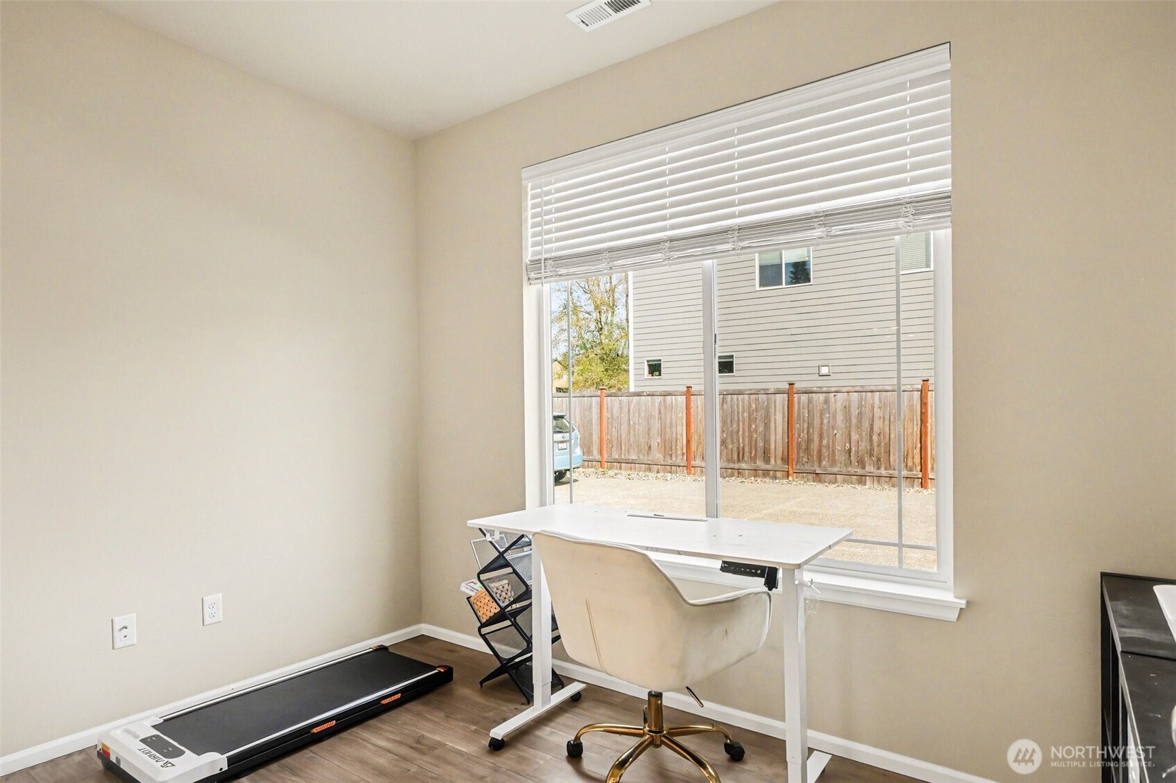 7913 39th Place Property Photo 29