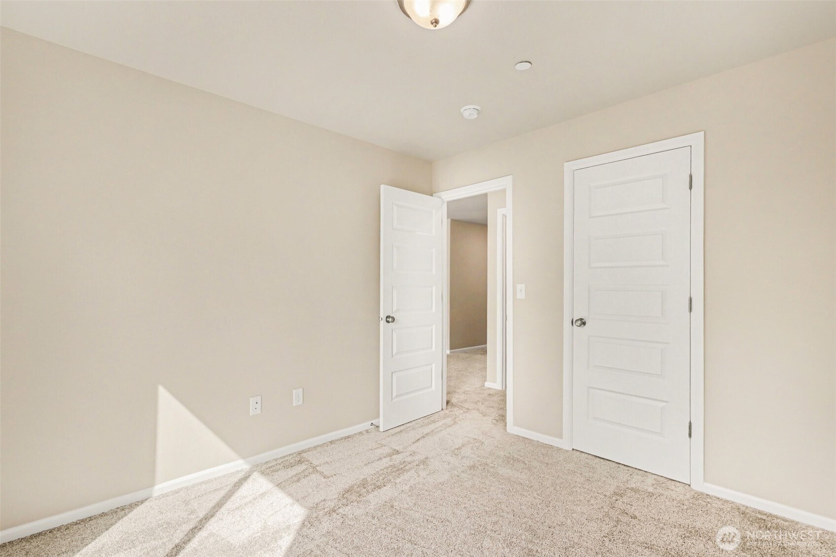 7913 39th Place Property Photo 31