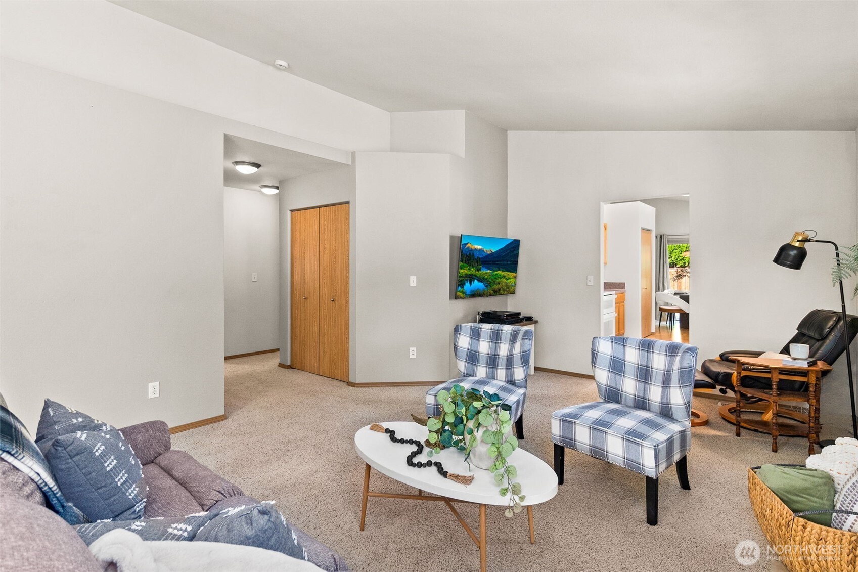 2422 Boulevard Heights Loop Property Photo 11