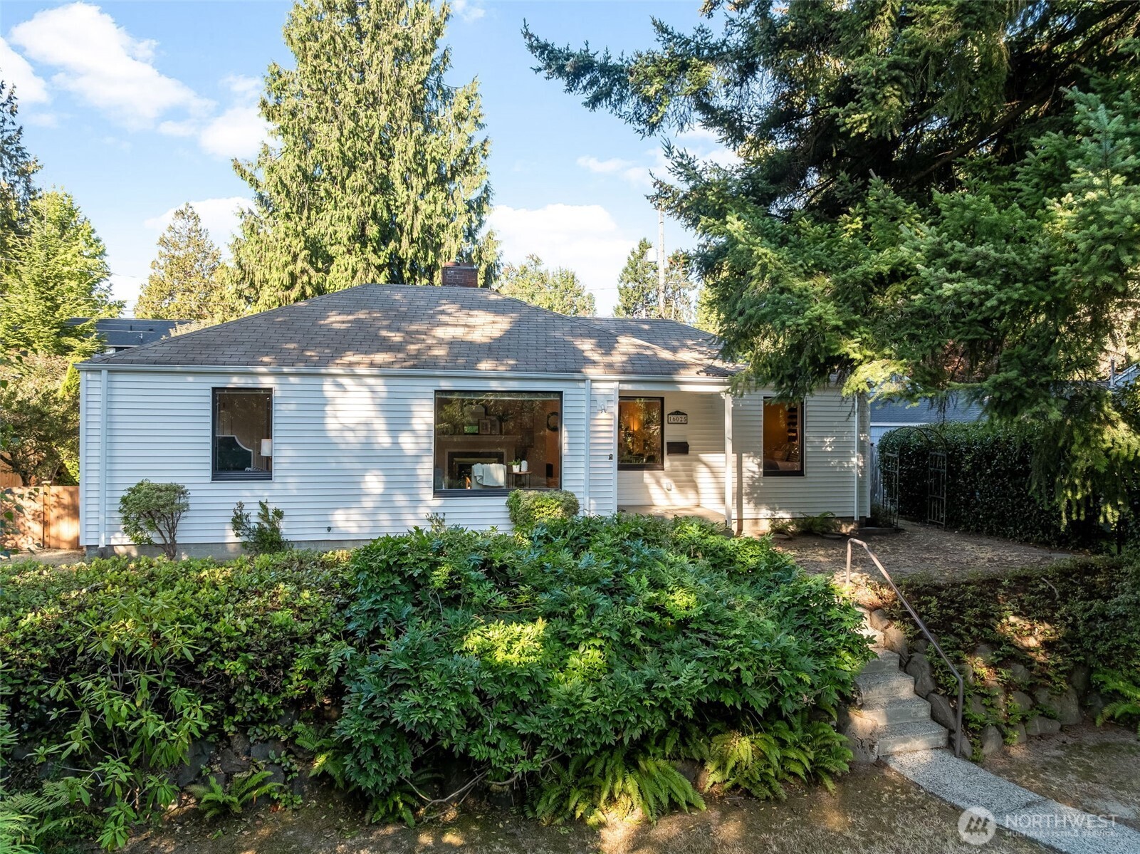 16025 10th Ave Property Photo 1