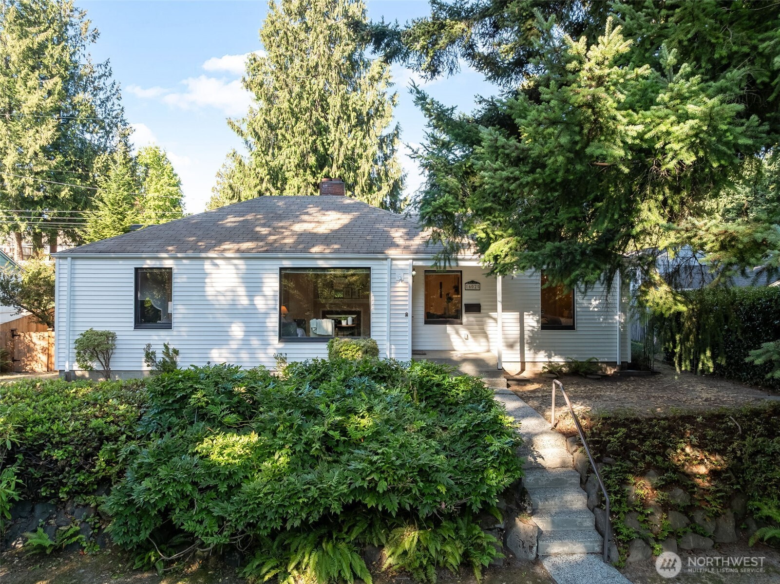 16025 10th Ave Property Photo 3