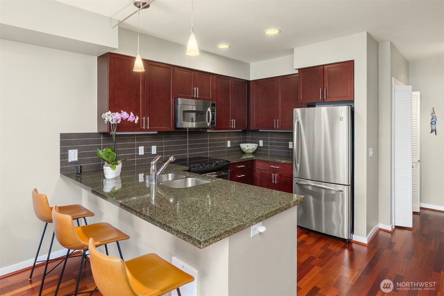 125 Ferncliff Avenue E242 Property Photo 11