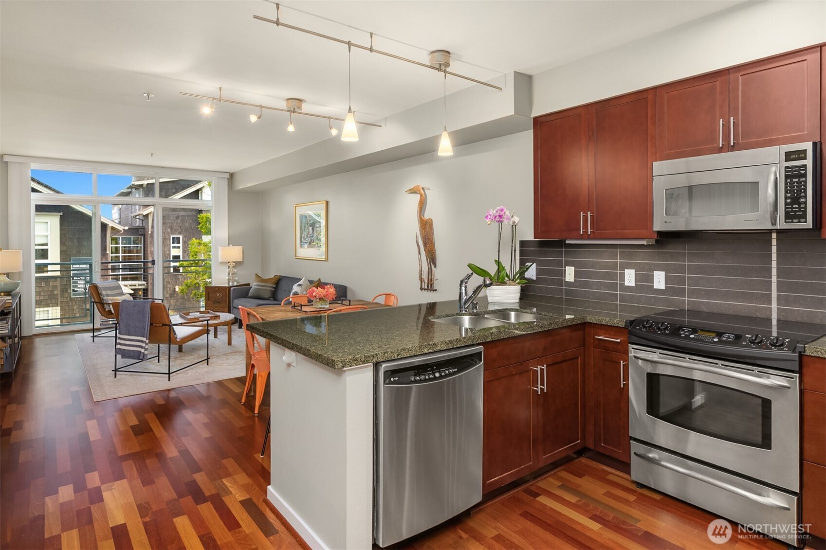 125 Ferncliff Avenue E242 Property Photo 12