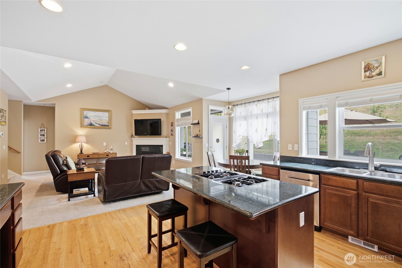9245 Piperhill Drive Property Photo 16