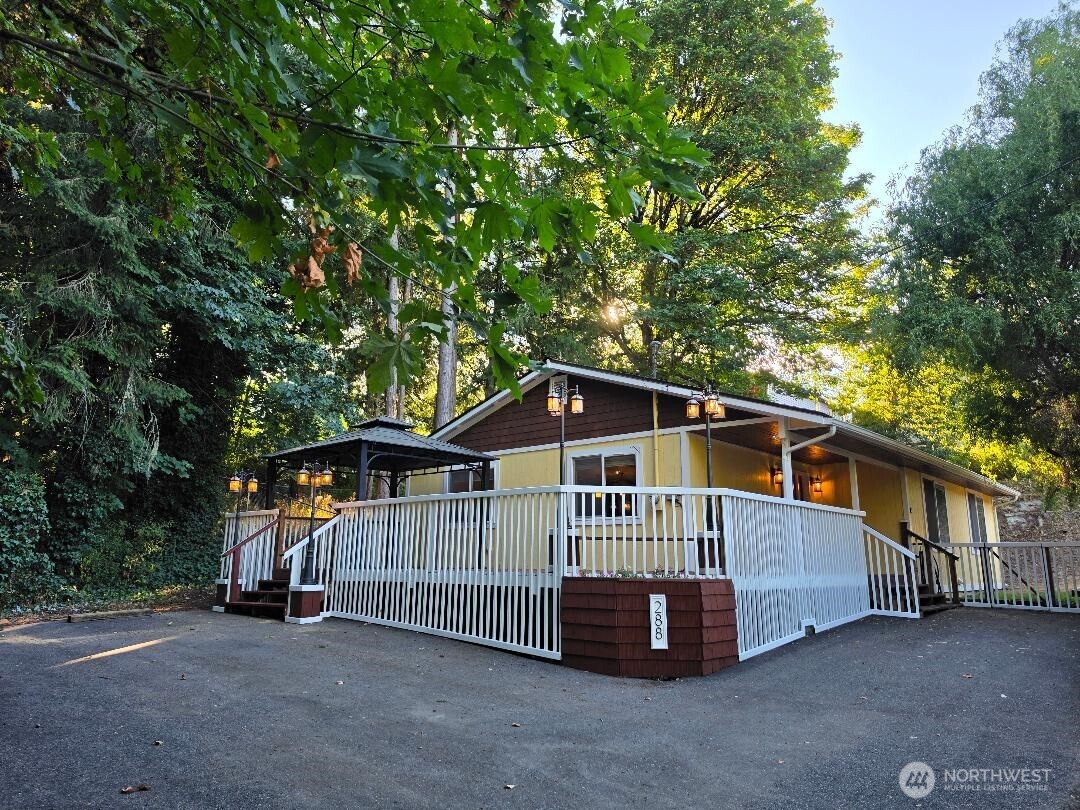 288 Decatur Avenue Property Photo 8