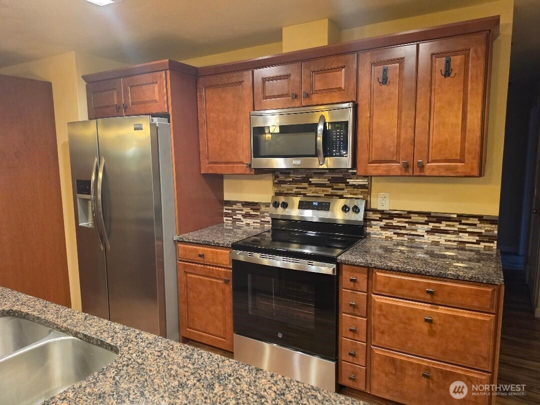 288 Decatur Avenue Property Photo 14