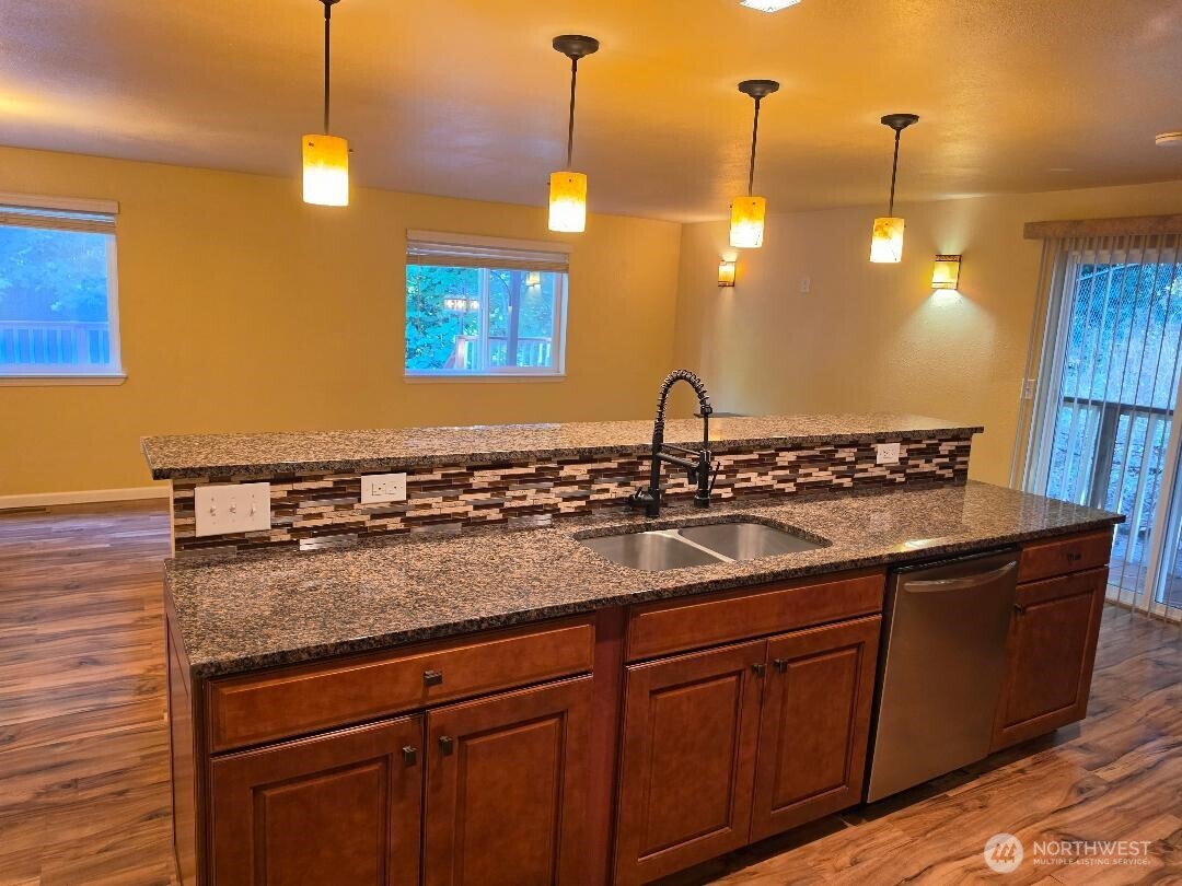 288 Decatur Avenue Property Photo 15