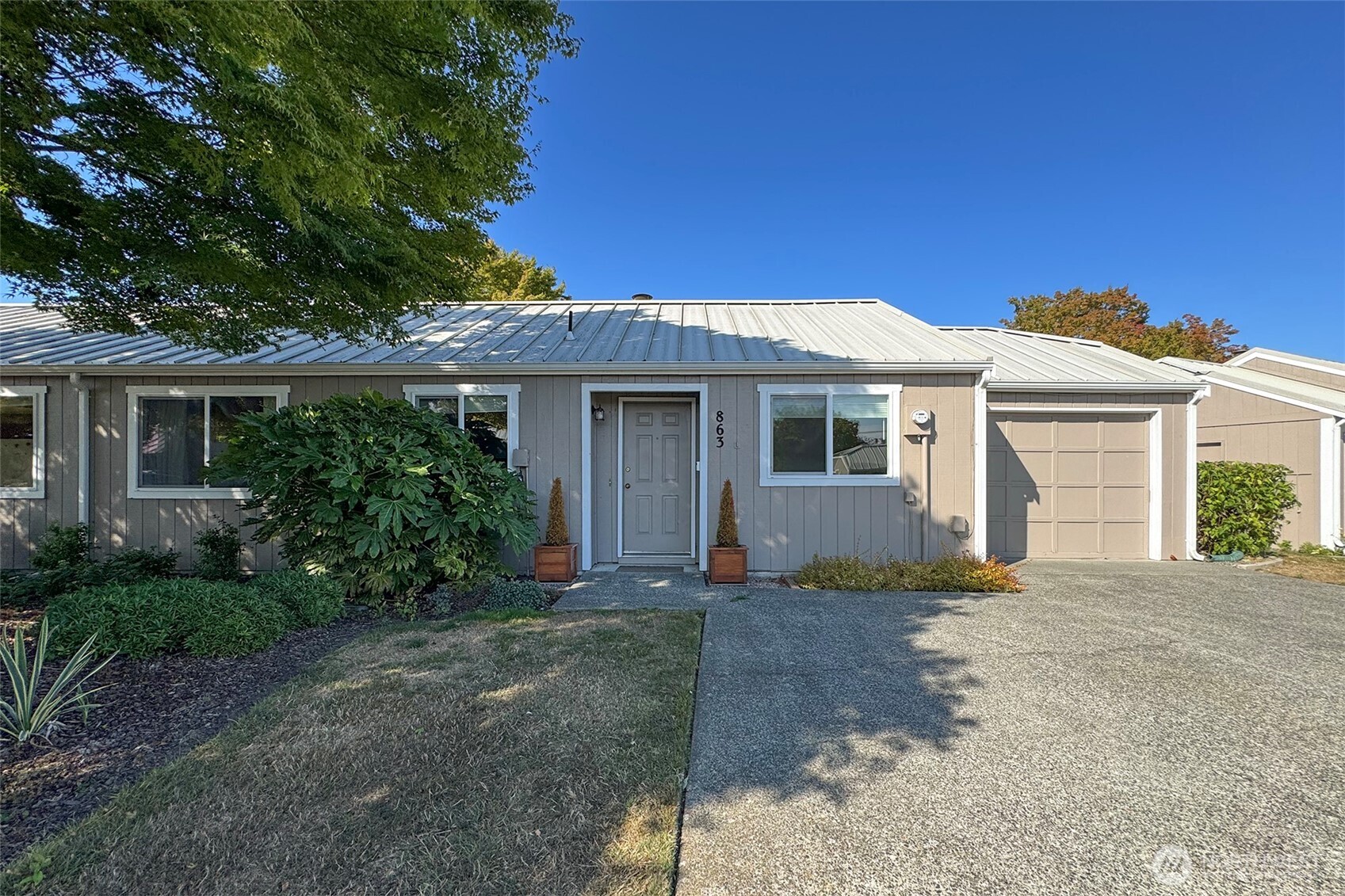 863 N Littlejohn Way Property Photo 1