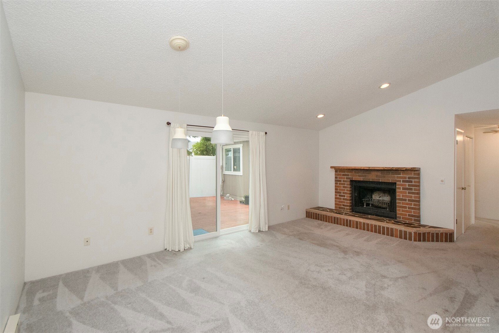 863 N Littlejohn Way Property Photo 7