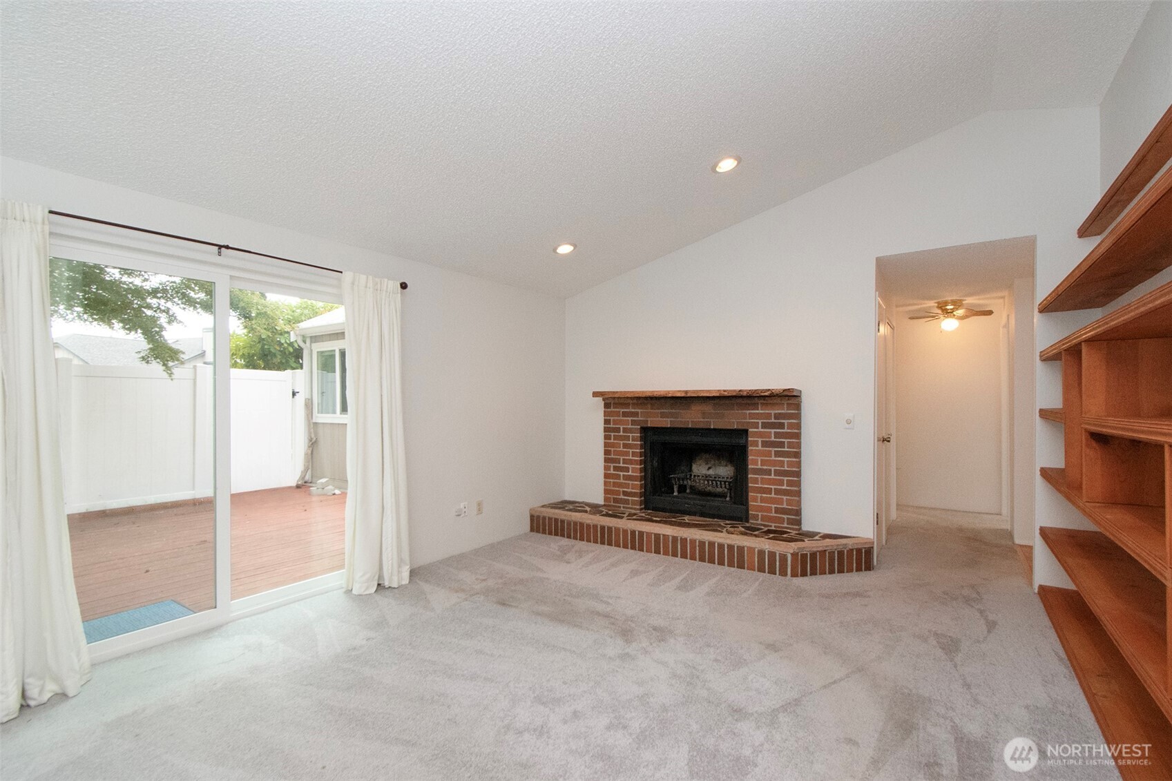 863 N Littlejohn Way Property Photo 9