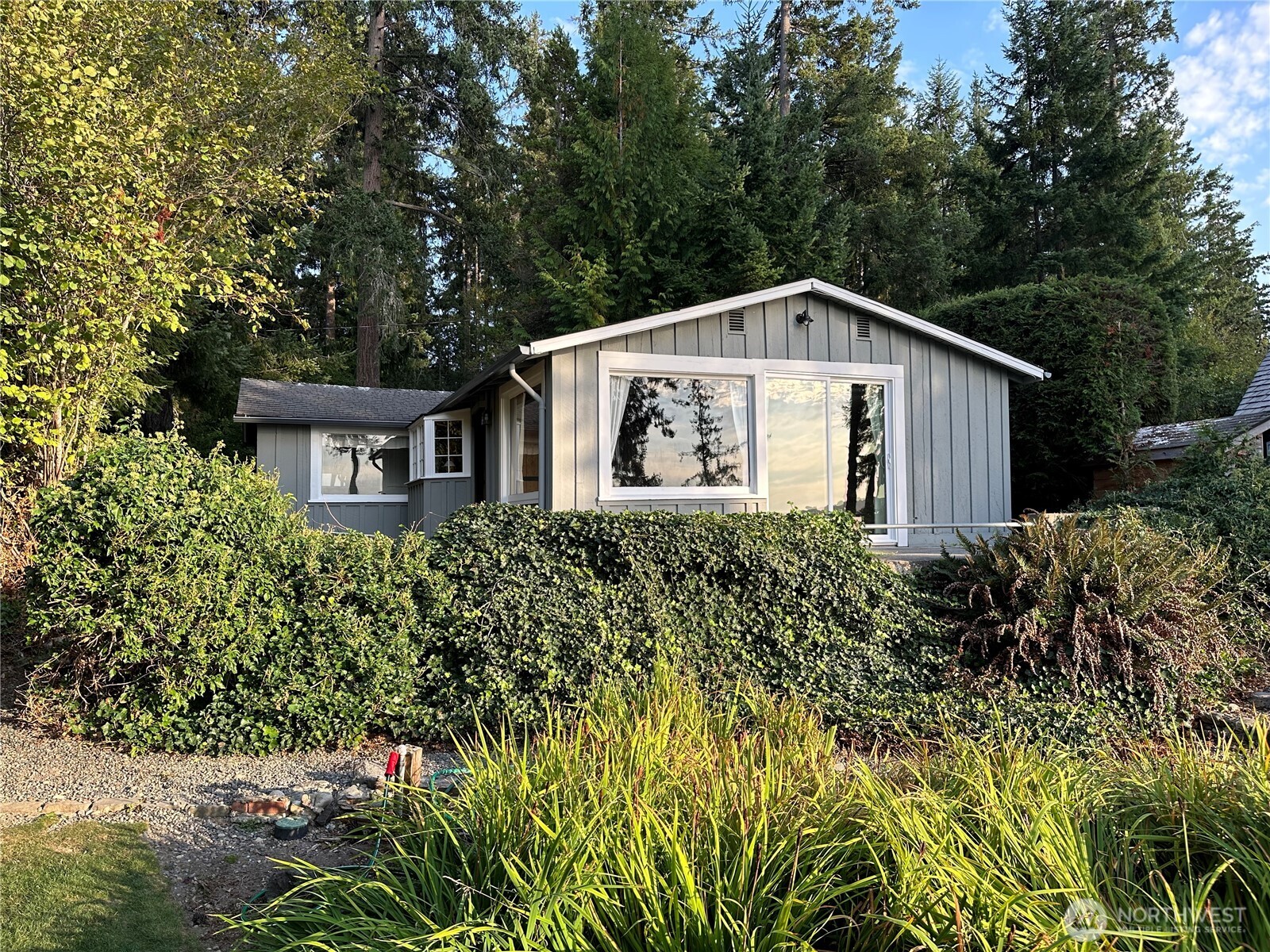 3722 Forest Beach Drive Property Photo 4