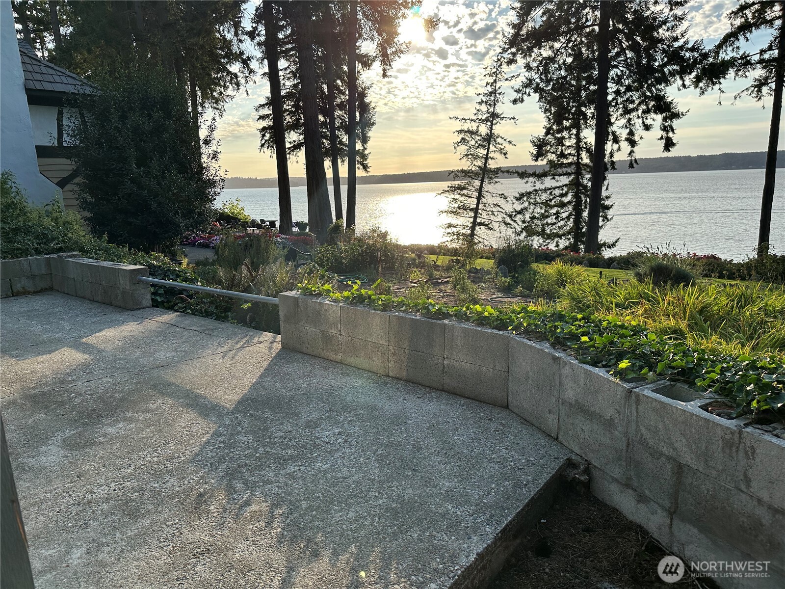 3722 Forest Beach Drive Property Photo 12
