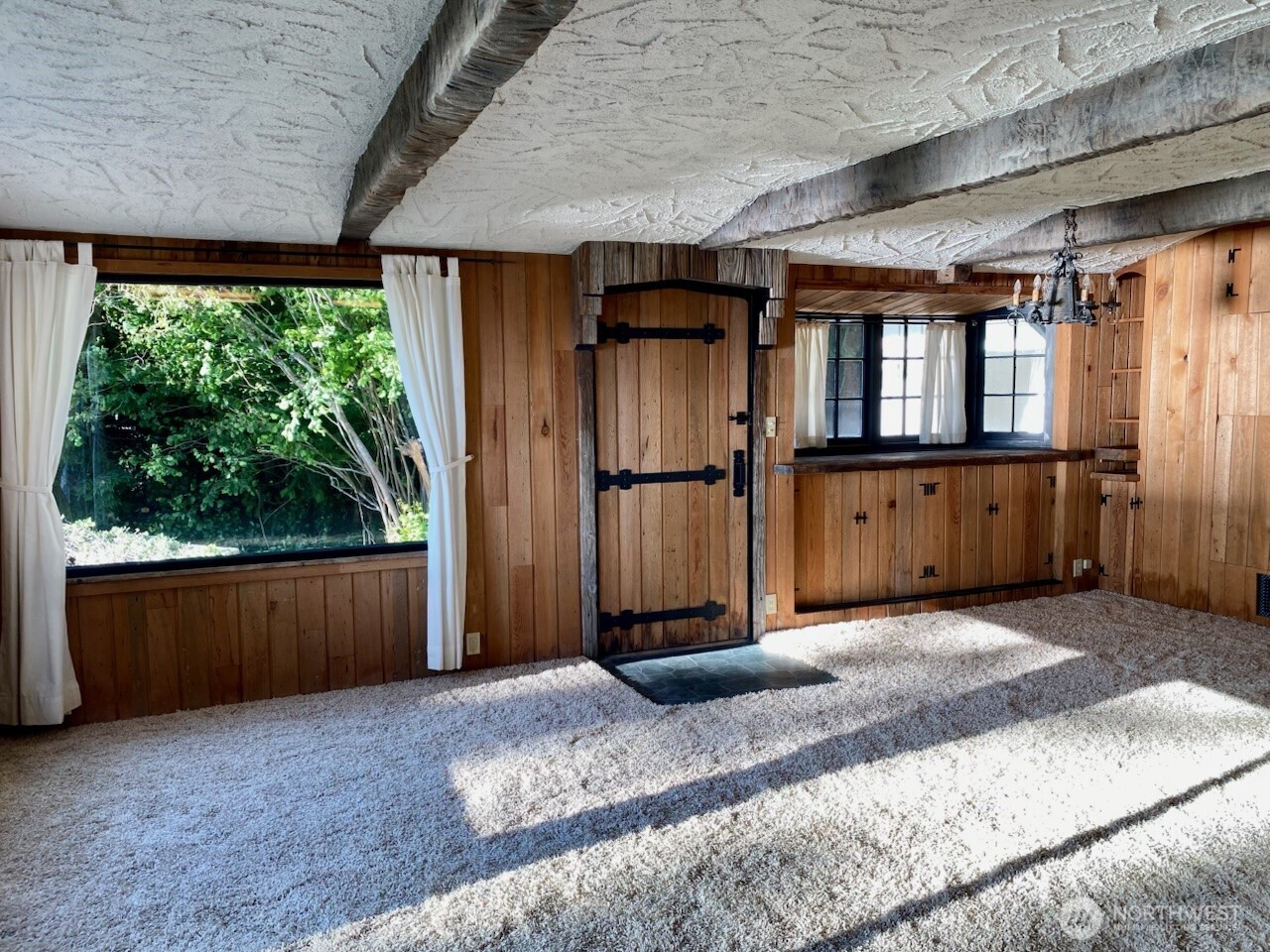 3722 Forest Beach Drive Property Photo 15