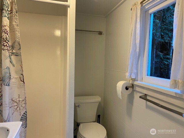 3722 Forest Beach Drive Property Photo 28