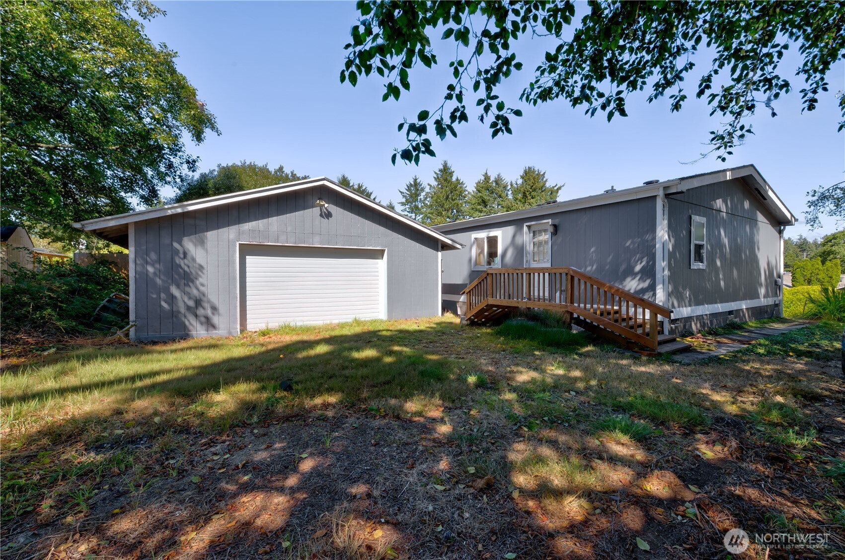 24307 Birch Place Property Photo 2