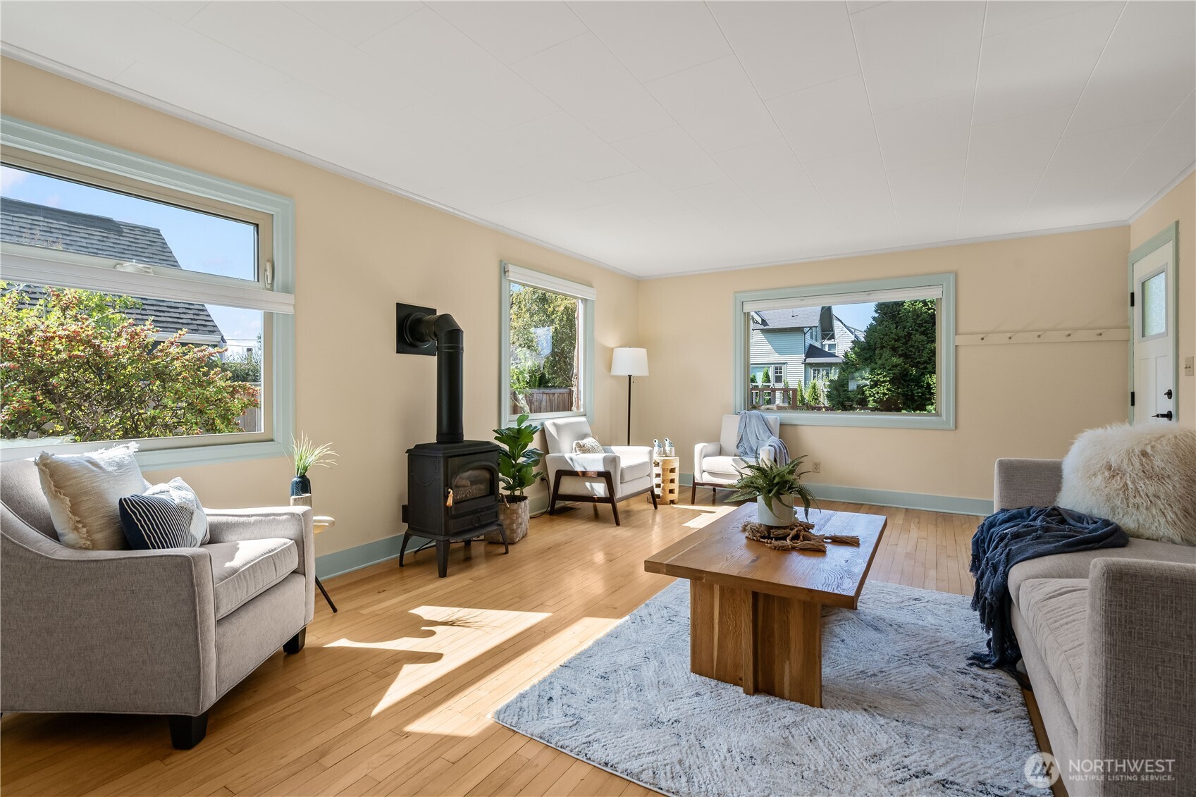 2208 Jaeger Street Property Photo 5