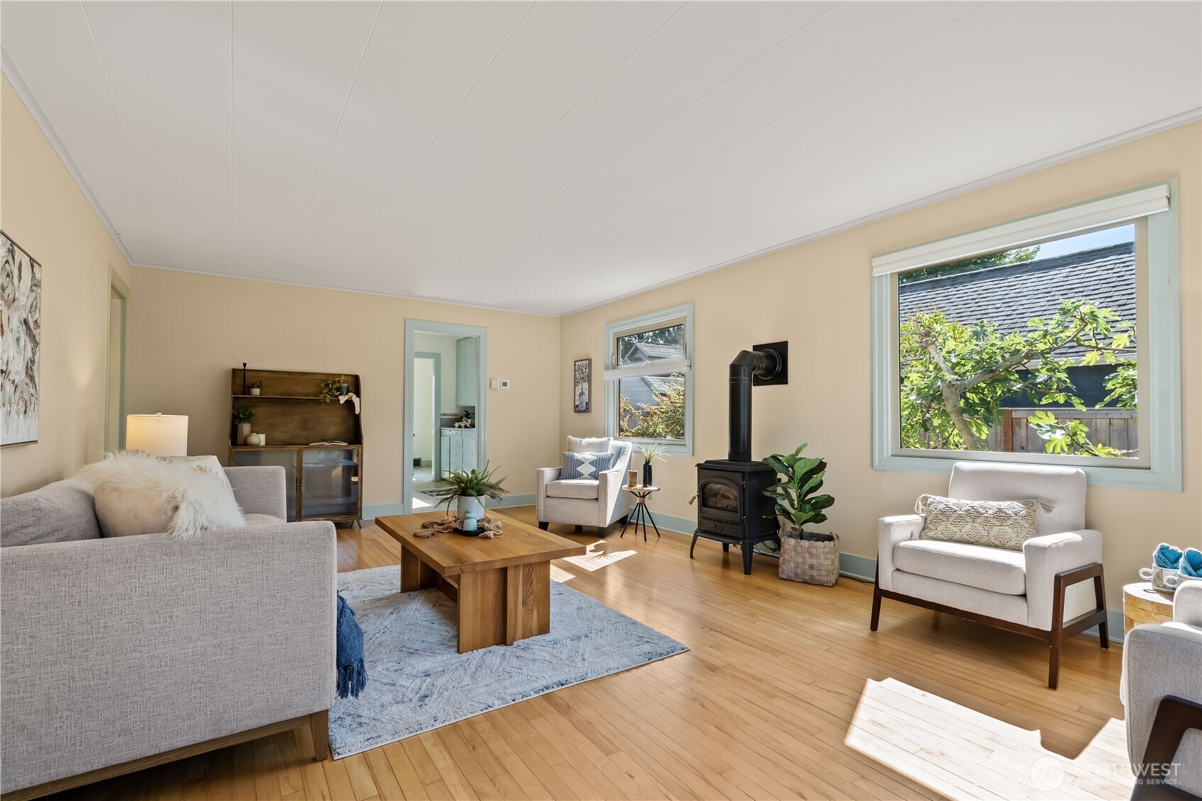 2208 Jaeger Street Property Photo 7
