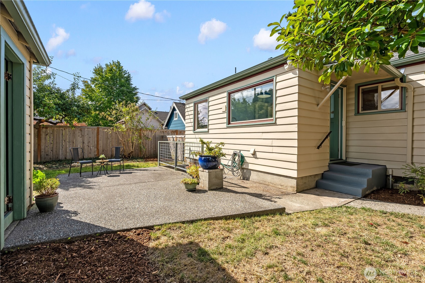 2208 Jaeger Street Property Photo 21