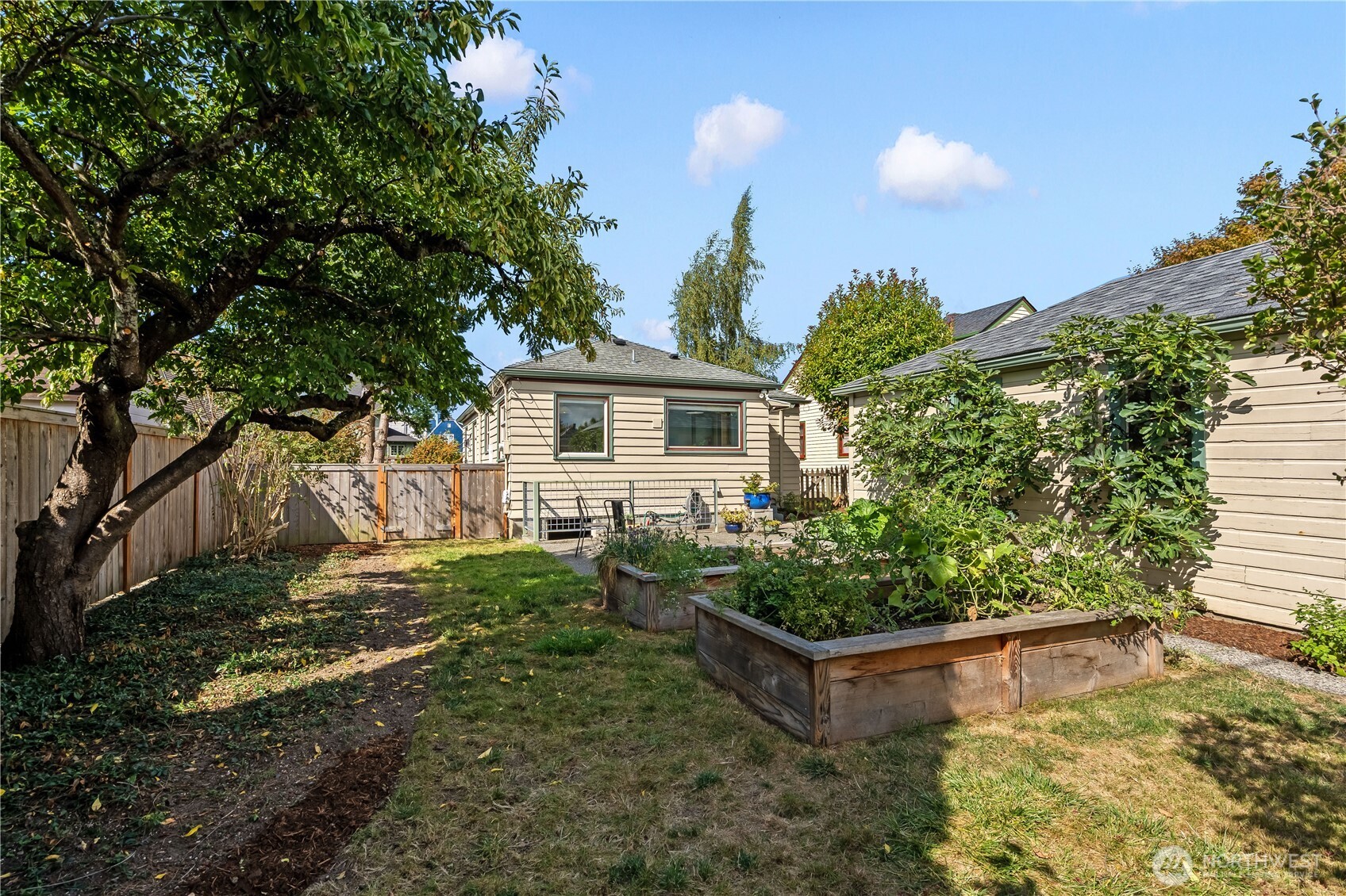 2208 Jaeger Street Property Photo 24