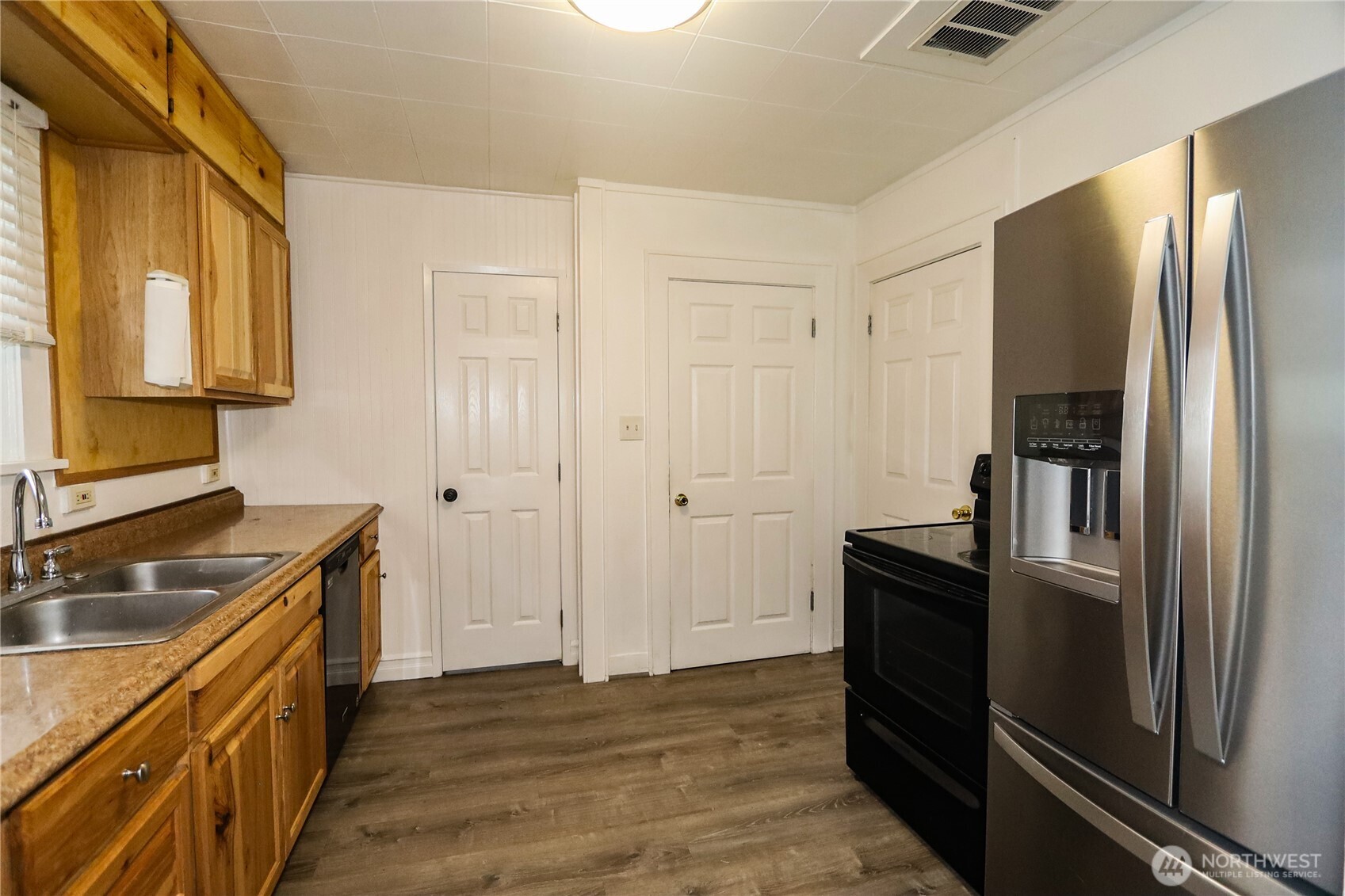 108 S Michigan Property Photo 11